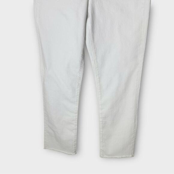 J. Crew Mid Rise Slim Boyfriend Jean in White Size 24 Waist BF533 New - Picture 9 of 11
